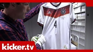 HöwedesTrikot mit Flecken archiviert  DFBSchätze im AdidasArchiv  kickertv [upl. by Enineg935]