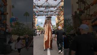 Stilt Scarecrow at HHN 31 [upl. by Nilahs740]