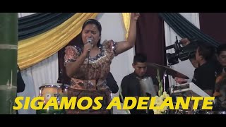 Martina Osorio  SIGAMOS ADELANTE  Video Clip En Vivo [upl. by Eilujna785]