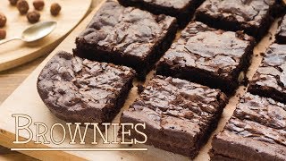 Brownies al Cioccolato e Nocciole  Ricetta Dolce Facile e Veloce  Brownies Recipe  55Winston55 [upl. by Piderit]