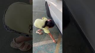 Magkano ba ang binibigay ninyong tip 😅 fyp funnyvideo [upl. by Nessa]