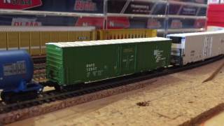 Athearn N Scale 57 Mechanical Reefer Western Fruit Express BNFE Sound Equipped [upl. by Hilario]