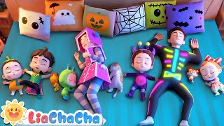 Ten in the Bed Halloween Version  Halloween Dress Up  Kids Songs amp Nursery Rhymes  LiaChaCha [upl. by Ennyleuqcaj832]