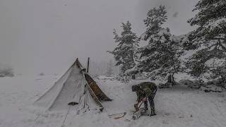 Caught in a Heavy Snowstorm  The Best Snow Camps Ive Ever Done  Off the Grid [upl. by Bink]