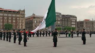 Arriamento de bandera por cadetes del Heroico Colegio Militar [upl. by Maleen]