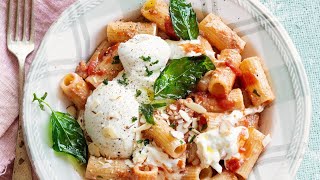 Recette  Rigatoni au pesto rosso et burrata [upl. by Ereveniug]