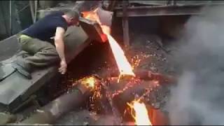 Man Slaps hot Molten Iron । Watch Leidenfrost effect in action [upl. by Ahsonek269]