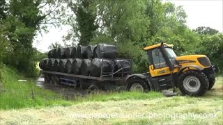 JCB Fastrac 3220 carting silage [upl. by Ialda]