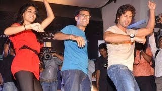 Shahid Kapoor dances to quotTu Mere Agal Bagal Haiquot amp quotDhating Naachquot promotes Phata Poster Nikla Hero [upl. by Lak262]