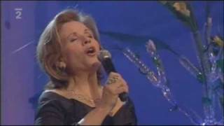 Renée Fleming  Ave Maria 🔴 LIVE  Praha 2009 [upl. by Allertse306]