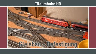 Befestigung der Gleise auf Korkbettung  009 [upl. by Thera]