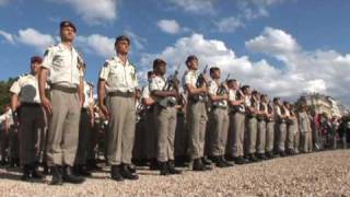 Remise de la fourragère au 1er RCP [upl. by Neral]