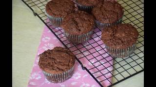 muffin al cioccolato ricetta  Chocolate muffins recipe [upl. by Mickelson]