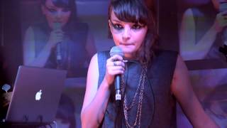 CHVRCHES  The Mother We Share  Live [upl. by Moon]