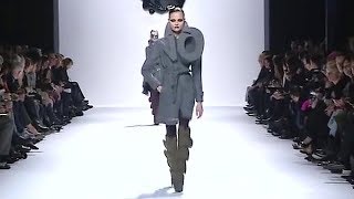 Viktor amp Rolf FallWinter 2008 Full Show  HD [upl. by Chilt448]