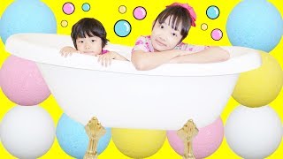 ★「バスボール５０個投入～！！」いったい何色になるの？？★50 Bath ball★ [upl. by Mazel]