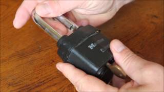 Crochetage lockpicking cadenas Master ProSeries 6127 de Vins [upl. by Hardden]