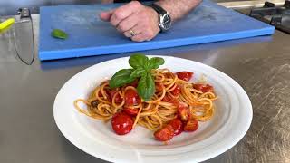 Spaghetti con pomodoro fresco e basilico [upl. by Trebmal]