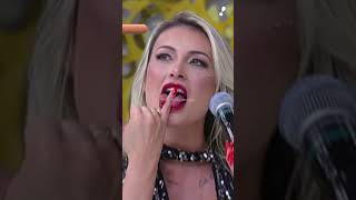 “Dá para agarrar” Andressa Urach conta como é o beijo com “duas línguas” [upl. by Zadack561]