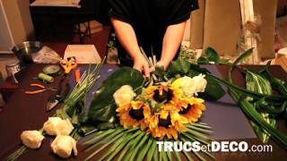 Comment réaliser une gerbe de fleurs ou une composition florale   Tutoriel par trucsetdecocom [upl. by Elsie]