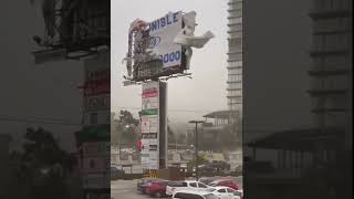 Lluvias truenos y hasta un mini tornado en Tijuana [upl. by Kwan]