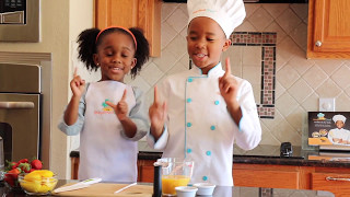 Teaching Kids How to Make a Breakfast Smoothie  Kid and Toddler Friendly Recipe [upl. by Dronel]