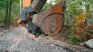 Excavator Picking Up HD Bucket with ACS Hydraulic Coupler [upl. by Healy]