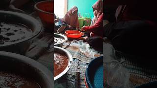 Bungkusin rendang dan sambal latepost maulidnabi emak2 permatawanasari [upl. by Goetz408]