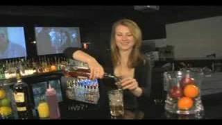 How to make a Hawaiian Redneck  Girls Mixing Drinks [upl. by Lorna]