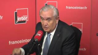 JeanPierre Raffarin  quotOn na pas limpression que lemploi soit la priorité du gouvernementquot [upl. by Ateiluj]