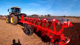 2017 JCB Fastrac 8330 Tractor With Kuhn VariMaster Plough [upl. by Eitsym]