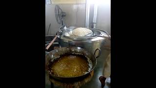 Making shaboo chiwda on thermic boiler for upwas 8625052552 [upl. by Ossy]