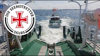 DGzRS Seenotrettung Übung Seenotkreuzer mit Tochterboot [upl. by Esya]