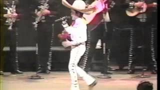 Gerardito Fernandez con Mariachi Clasico A Cuidar al Viejo [upl. by Harness626]