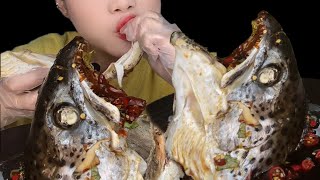 Eating steamed salmon head is so delicious  salmon  fish head [upl. by Auohs]