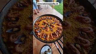 Recettes authentiques Paella Valenciana et aux fruits de mer par La Bonne Paella traiteur en Suisse [upl. by Hedvig792]