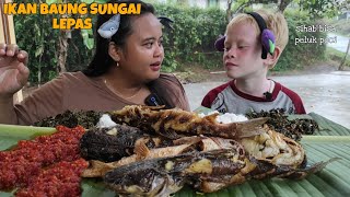 HUJAN DERAS❗MUKBANG IKAN BAUNG  TUMIS DAUN KARET  Yesi kaget sihab bisa peluk P0c0N9😱 [upl. by Arhat]