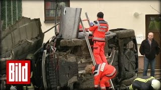 Sturmtief Niklas wütet über Deutschland  Tote und Verletzte durch Orkan  BILD UPDATE Bahn [upl. by Anelagna]