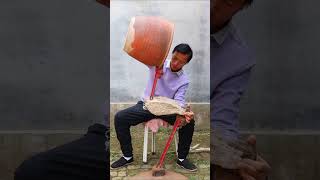 Put the bulky large water tank on the inclined stick The first balance master in China [upl. by Catt]