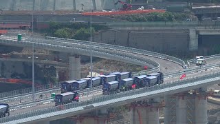 Collaudo Ponte di Genova il timelapse della quotcavalcataquot dei 56 tir a pieno carico sul viadotto [upl. by Akinohs]