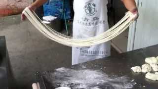 Chinese Noodles made in 30 seconds Incredible [upl. by Notnilk988]