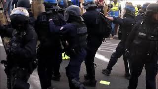 GILET JAUNE TOULOUSE ACTE 19 REPRESSION POLICIERE POUR DES BANDEROLES LE 23 03 19 [upl. by Ettezus]