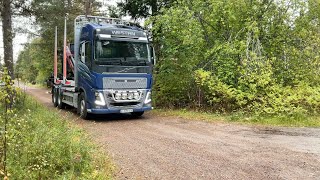 Köp Timmerbil Volvo FH16 med släp på Klaravik [upl. by Nahbois199]