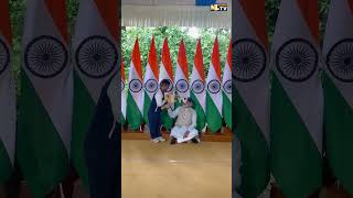 NEVER BEFORE WITNESSED MODI SITS DOWN TO RECEIVE GIFT [upl. by Jerri476]