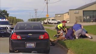 Good Samaritans Help Police Officer During Traffic Stop [upl. by Albertine]