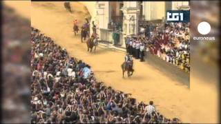 Palio Siena vince lOca polemica dopo morte cavallo [upl. by Jobe]