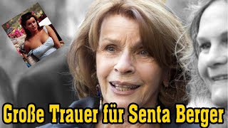 Große Trauer für Senta Berger – Diagnose Schock aus dem Krankenhaus Die Zeit rennt ihr davon [upl. by Dlareme296]