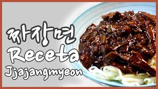 Receta de Jjajangmyeon fideo negro como hacer jjajangmion en español Comida coreana jjajangmyun [upl. by Aneeg]