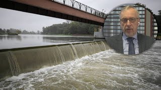 Kierował akcją podczas powodzi tysiąclecia Porównuje sytuację pogodową i apeluje do mieszkańców [upl. by Florina853]