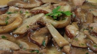 Scaloppine ai funghi porcini [upl. by Ymorej]